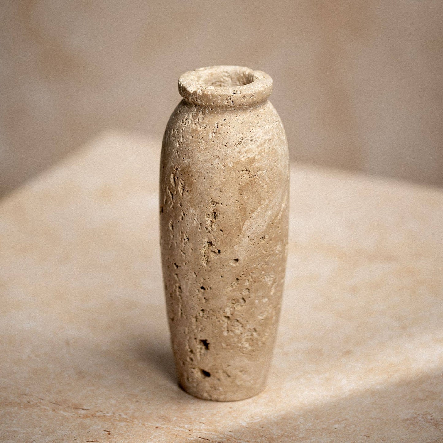 VASE EN TRAVERTIN