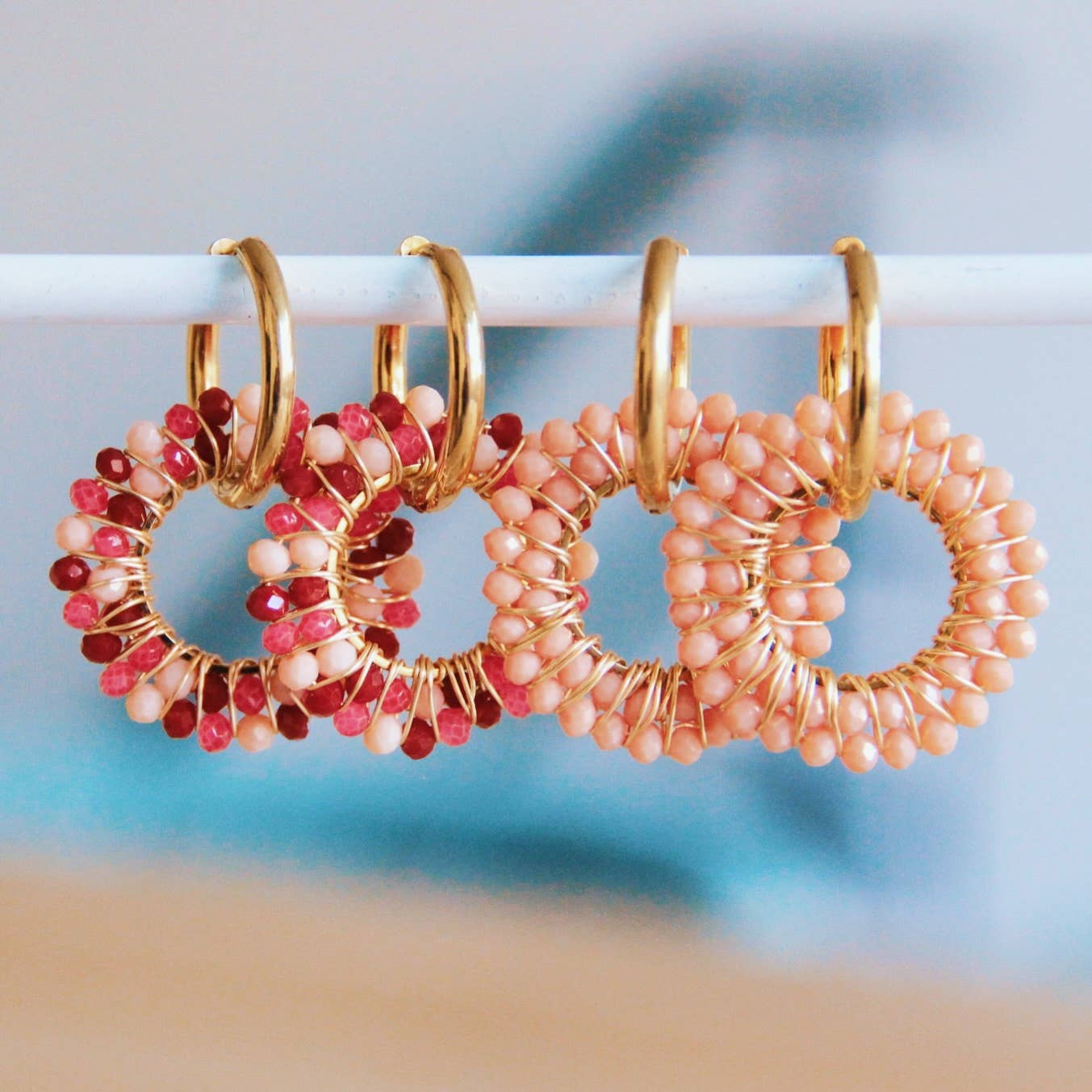 BOUCLE D'OREILLES PENDENTIF – mélange rose/rouge