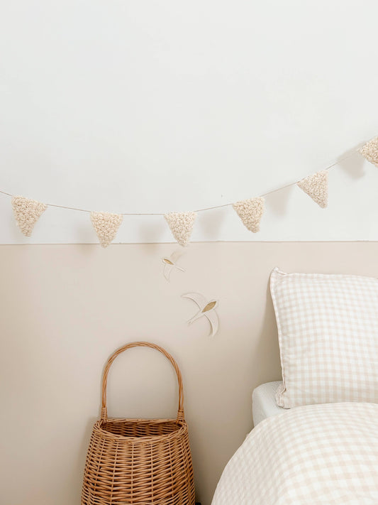 GUIRLANDE EN LAINE BOUCLÉE