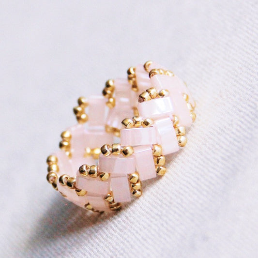 BAGUE EN PERLES
