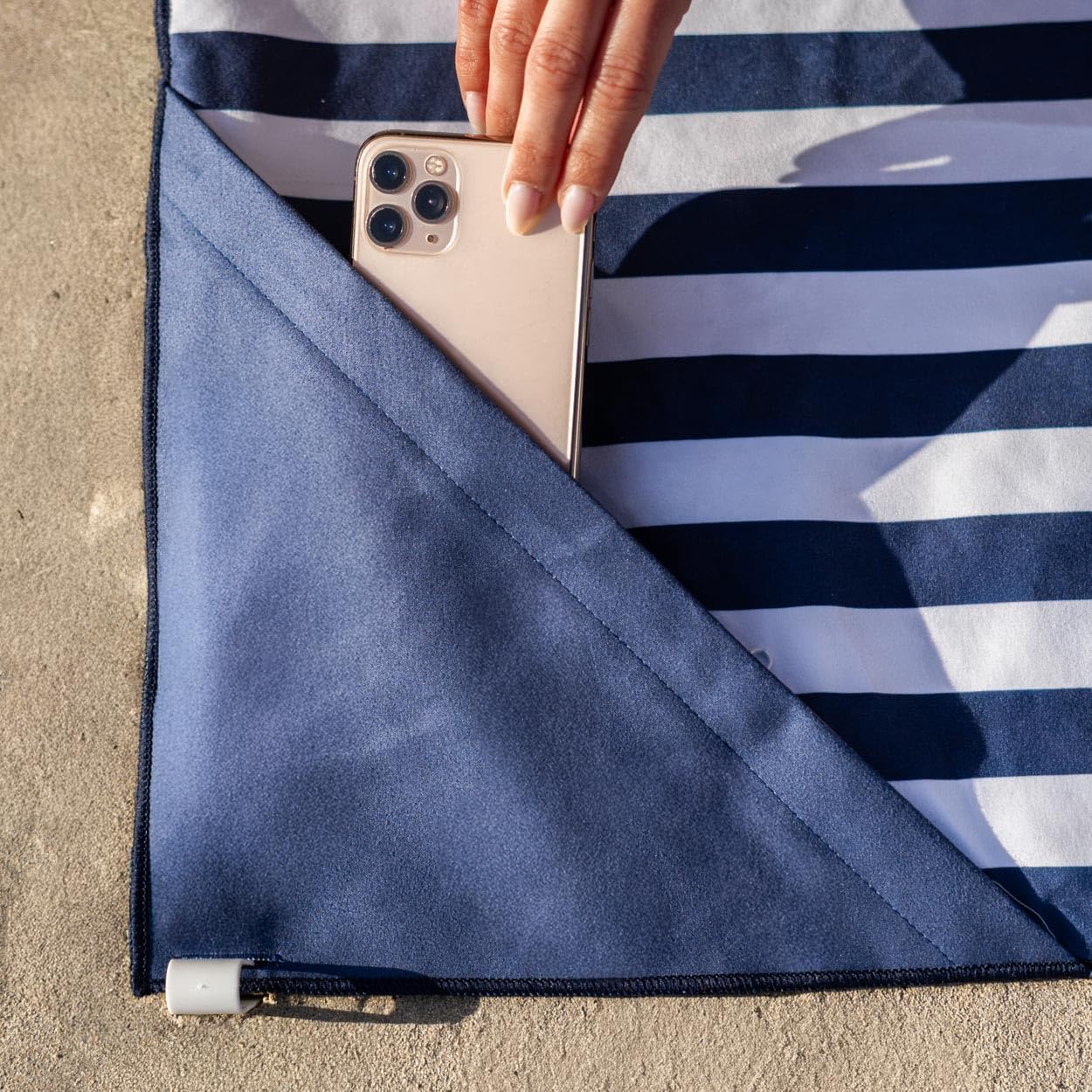 SERVIETTE DE PLAGE ANTI SABLE - BLEUE