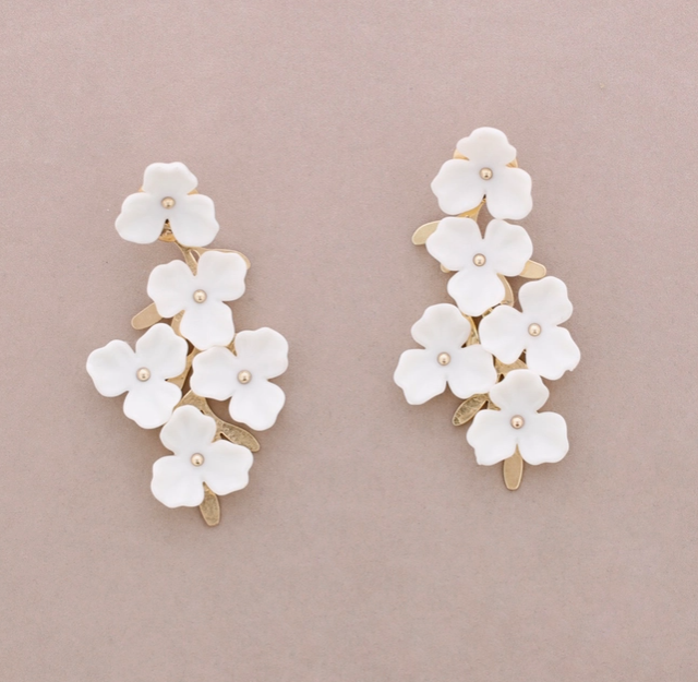 BOUCLES D'OREILLE - fleurs blanches