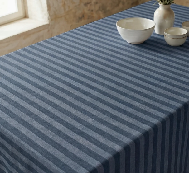 NAPPE ANTI-TACHE - Rayée bleue - 250x155 cm