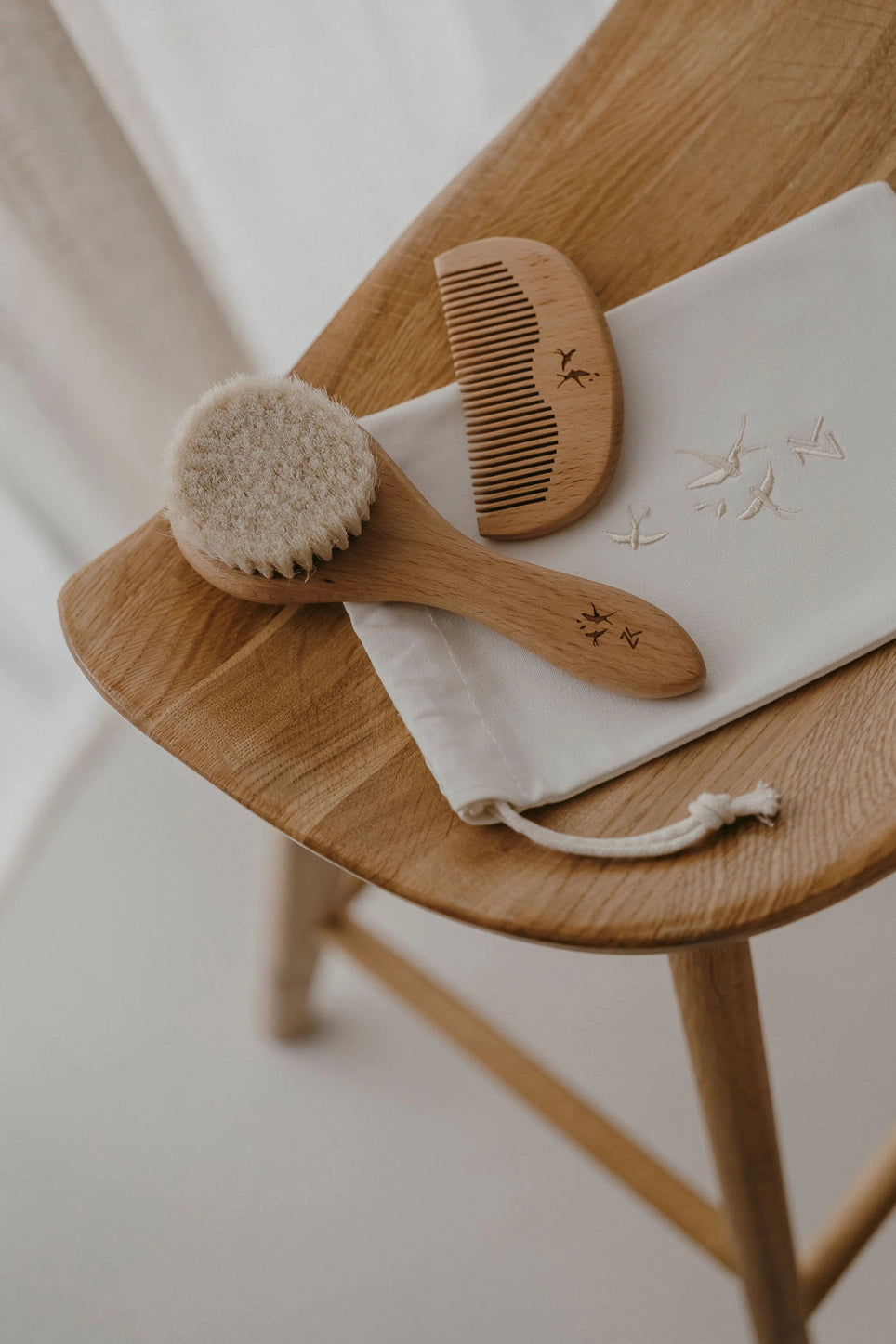 ENSEMBLE PEIGNE ET BROSSE